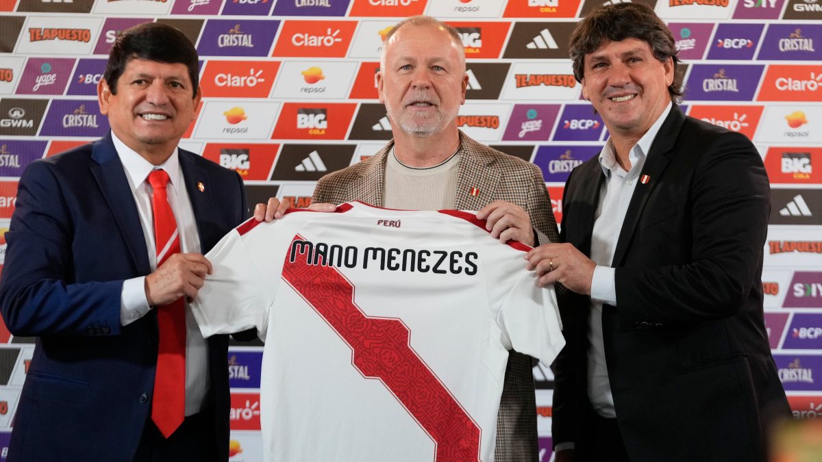 Brasileño Mano Menezes asume como nuevo DT de selección de Perú