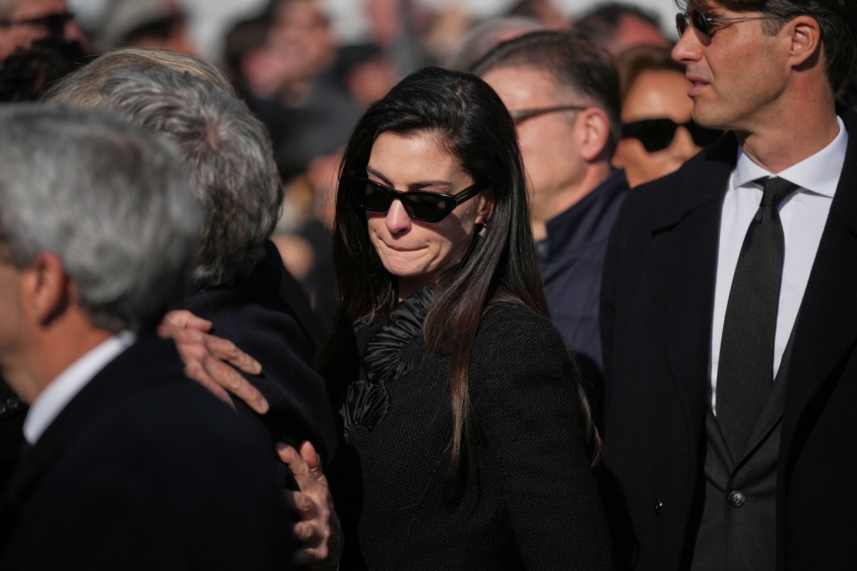 Celebridades despiden a Valentino Garavani en un multitudinario funeral en Roma