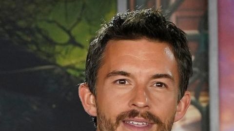 Jonathan Bailey y Ariana Grande confirmaron el proyecto en su cuenta de Instagram.