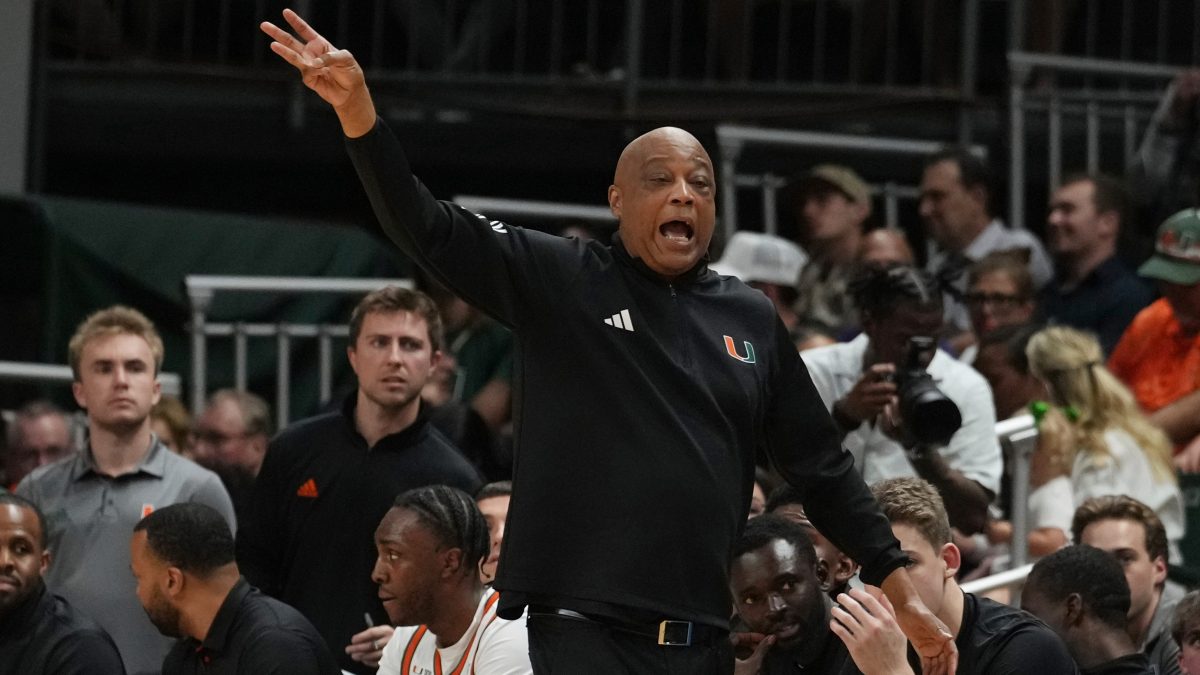 Murió repentinamente a los 55 años el entrenador de baloncesto universitario Bill Courtney