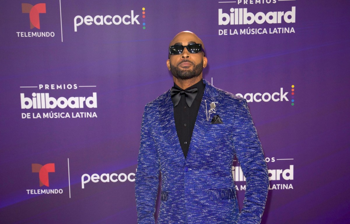 Caramelo le manda duro mensaje a Manelyk González 