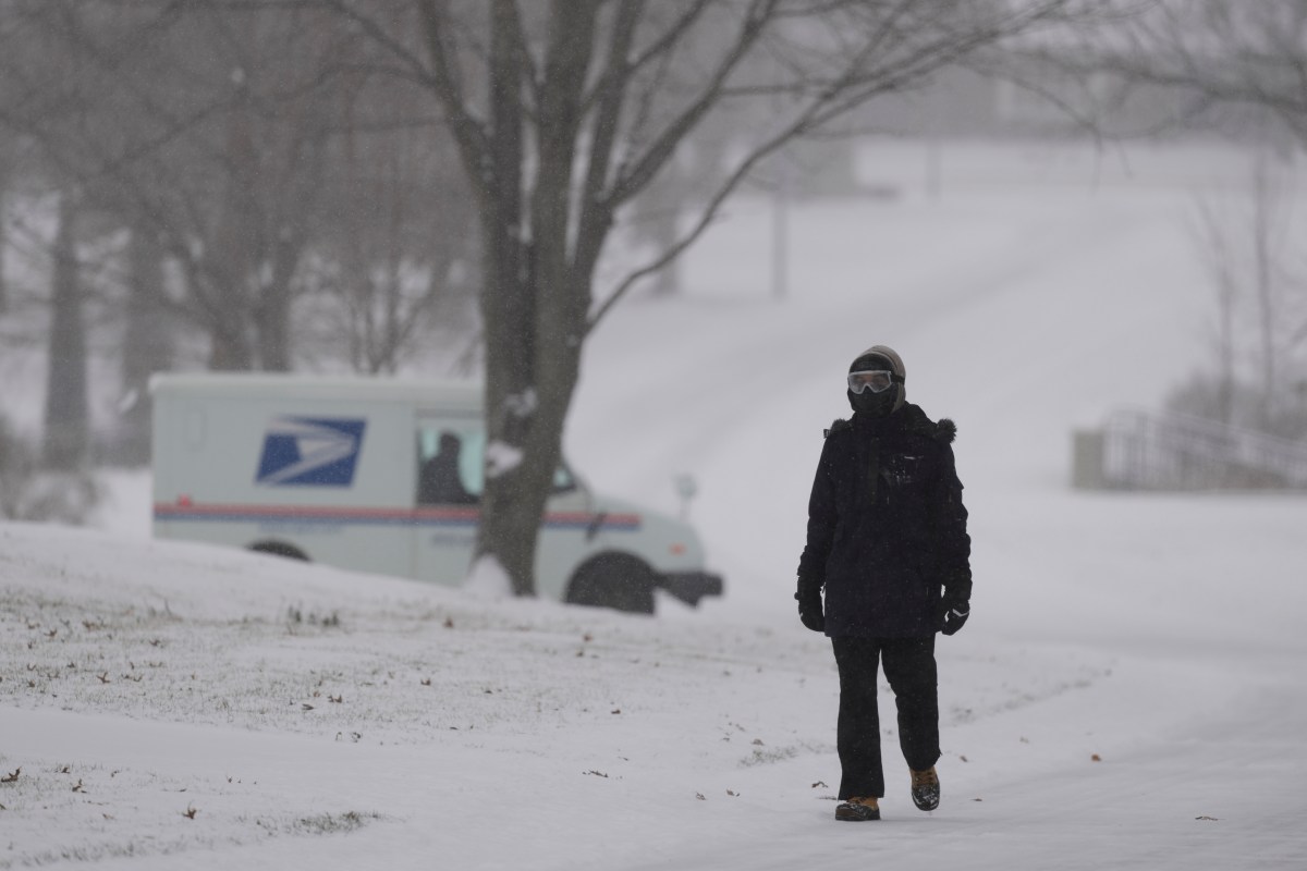 Cartero de USPS suspendido tras denunciar riesgos laborales durante tormenta invernal en Ohio