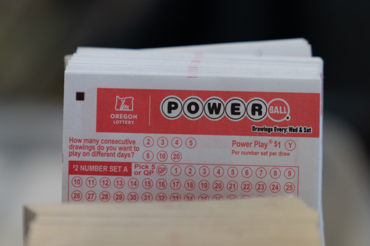 Compañeros de trabajo en Ohio ganan $1 millón en Powerball