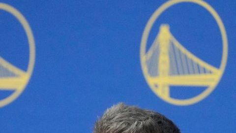 Steve Kerr y Stephen Curry alzaron la voz por asesinato de Alex Pretti en Minneapolis.