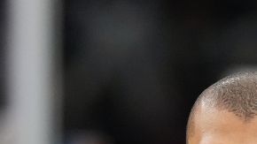 Víctor Wenbanyama de San Antonio Spurs y Guerschon Yabusele de New York Knicks.