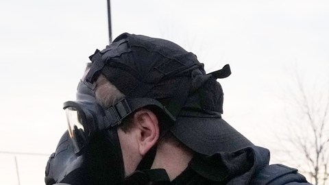 Activistas irrumpieron en iglesia de Minnesota donde un agente de ICE es pastor; DOJ anuncia una investigación federal