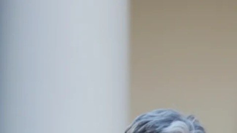 Donald Trump mantiene la presión sobre la Fed para que continúe la reducción de las tasas de interés y abarate el costo del crédito.