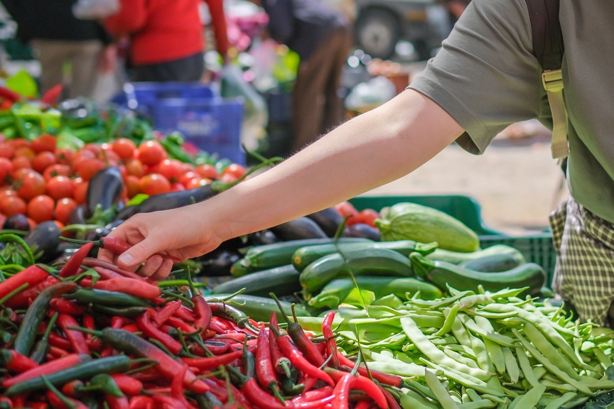 La economía de EE.UU. creció 4.4% en Q3 de 2025: el consumo explica casi el 70% del PIB; su impacto en precios y empleo