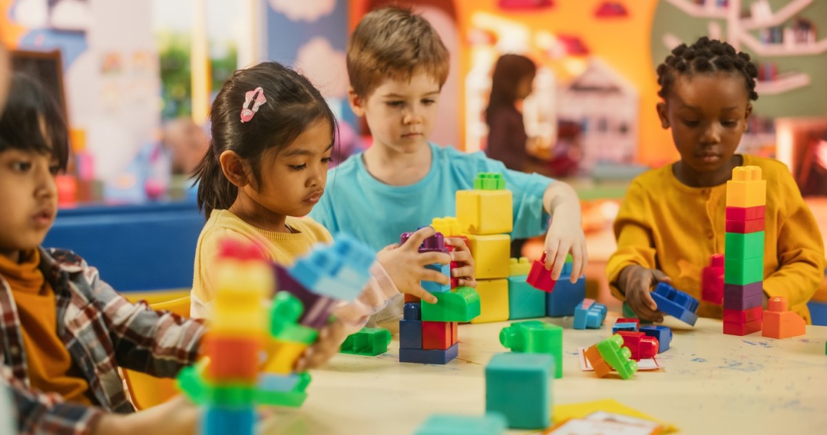 ¿Por qué el sueño americano luce inalcanzable?: la crisis de vivienda y cuidado infantil en EE.UU.