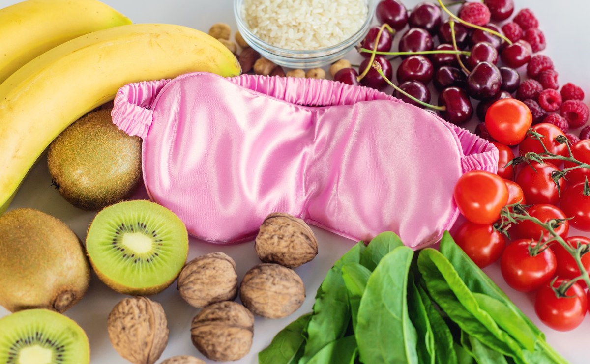 Dormir mejor es posible: 5 frutas que un neurólogo recomienda para un sueño profundo