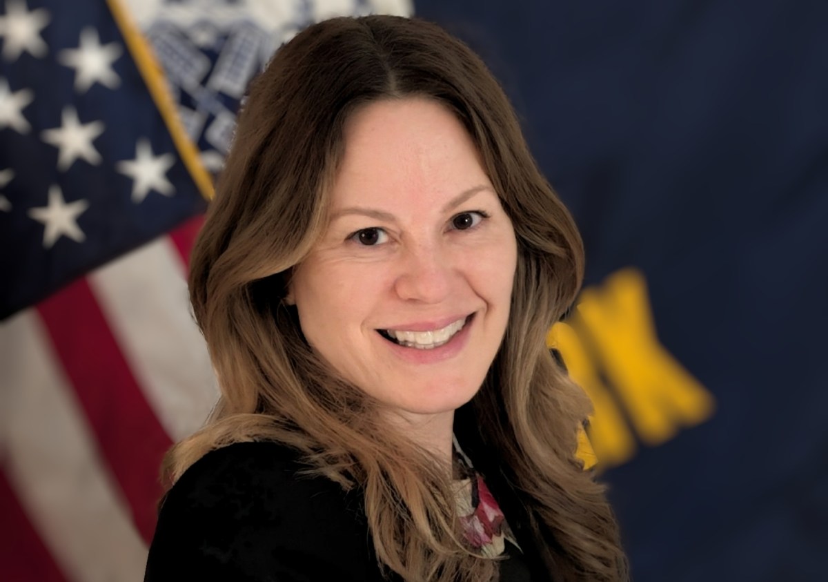 Jefa del organismo anticorrupción de Nueva York renuncia tras quedar en duda su continuidad