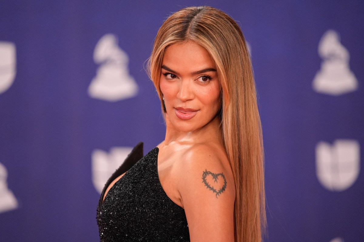 Karol G fue la invitada sorpresa en el último concierto de Bad Bunny en Medellín