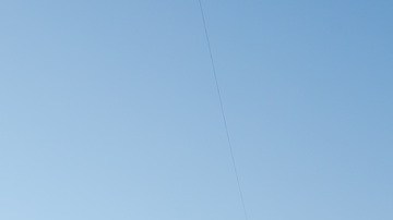 Nathan’s Famous, fundada en 1916 es conocida por sus hot dogs icónicos y su presencia en supermercados, restaurantes y eventos deportivos.