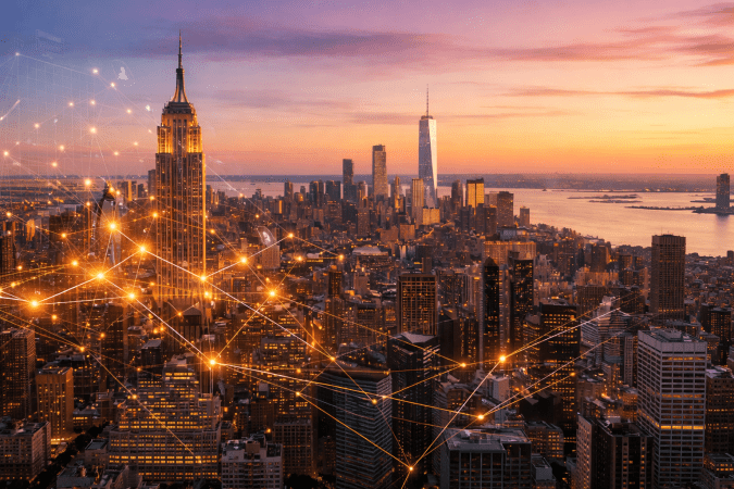 Panorámica de Nueva York al atardecer con red digital que simboliza la expansión de la inteligencia artificial