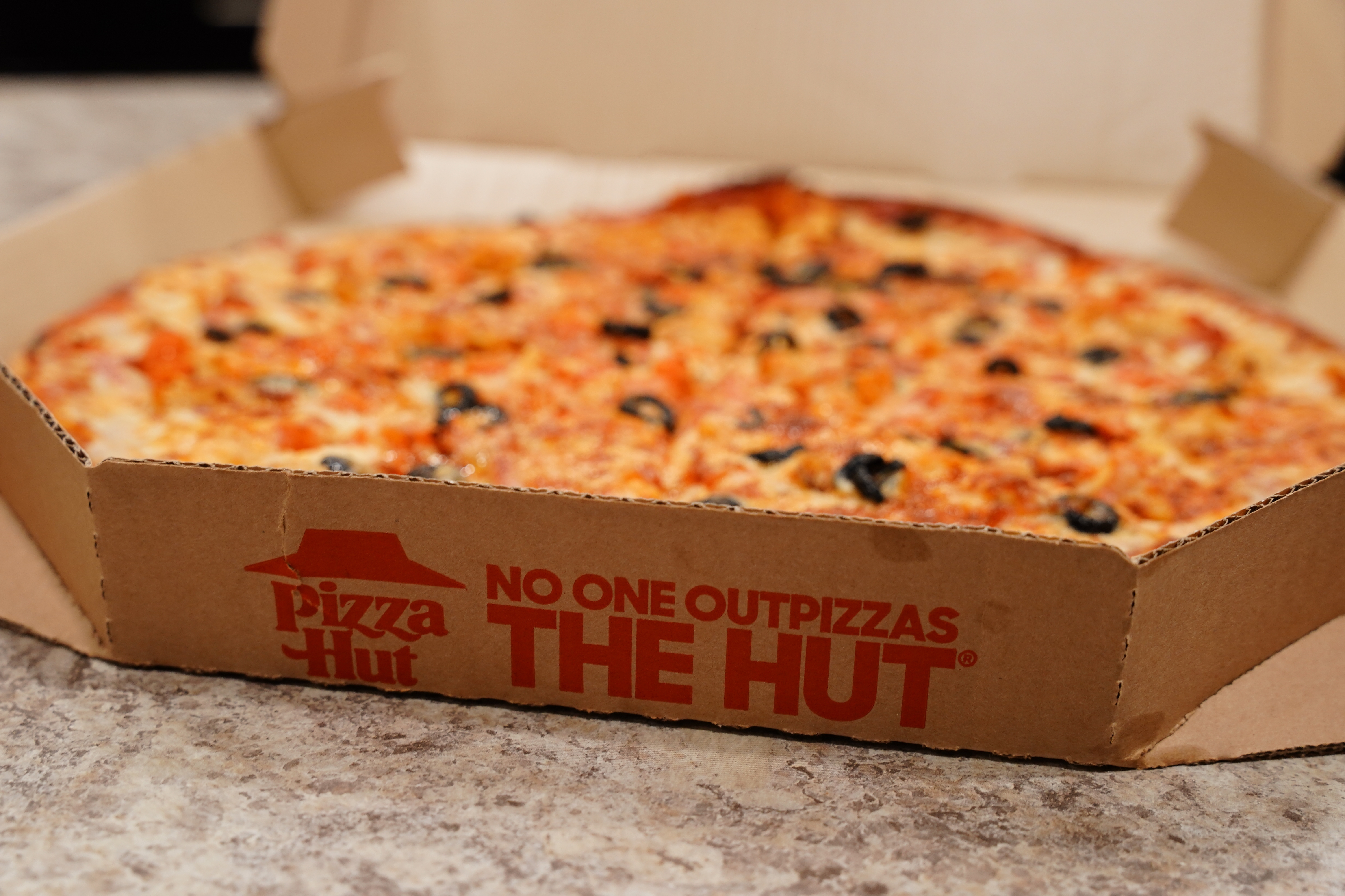 Pizza Hut cierra 250 locales en EE.UU.: qué es la estrategia 'Hut Forward'