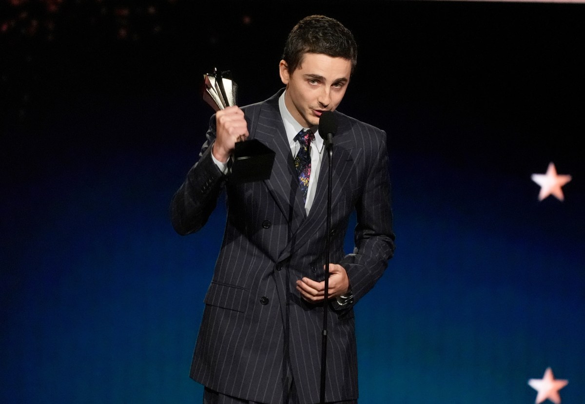 Timothée Chalamet recibió un Critics Choice Awards y se le declara a Kylie Jenner