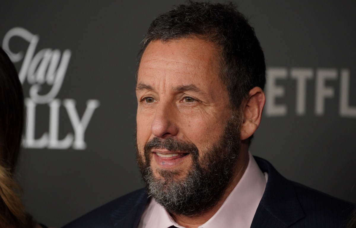 Adam Sandler promete hacer al menos 50 películas más antes de morir