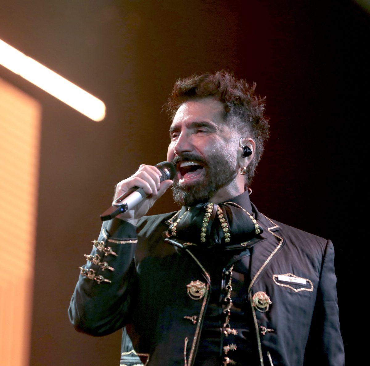 Alejandro Fernández manda mensaje tras ser hospitalizado por un cuadro de apendicitis