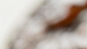 El roux japonés no solo aporta especias, sino que crea una salsa espesa y brillante sin necesidad de usar espesantes artificiales