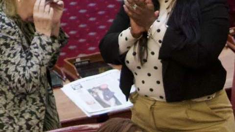 Julie Menin saluda al ser electa presidenta del Concejo Municipal de NYC.