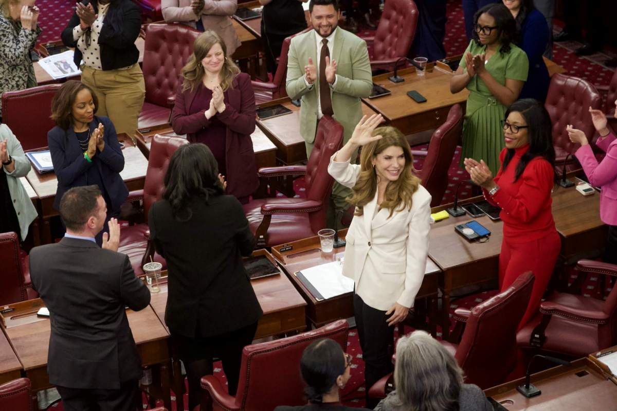 Julie Menin electa presidenta del Concejo Municipal de Nueva York; hispana sería su jefa de gabinete