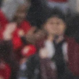 El portero del Benfica, Anatoliy Trubin (izquierda), celebra el gol que puso el marcador 4-2 durante el partido de fútbol de la Liga de Campeones de la UEFA entre el SL Benfica y el Real Madrid, en Lisboa, Portugal, el 28 de enero de 2026.