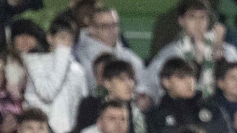 Los jugadores del Barcelona celebran el segundo gol del equipo en el partido de octavos de final de Copa del Rey que Racing de Santander y FC Barcelona disputan este jueves en El Sardinero, en la capital cántabra.