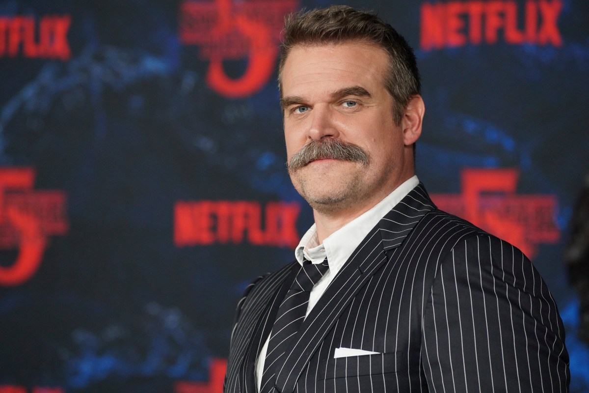 David Harbour abandona proyecto con Pedro Pascal tras estreno de ‘Stranger Things’