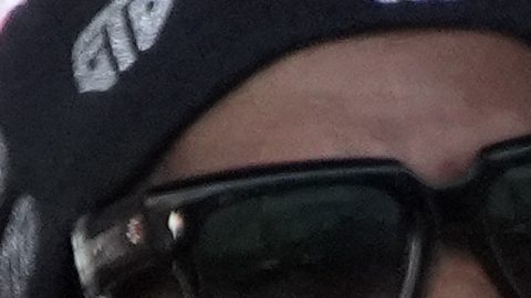 Gervonta Davis posa en la báscula durante un pesaje.