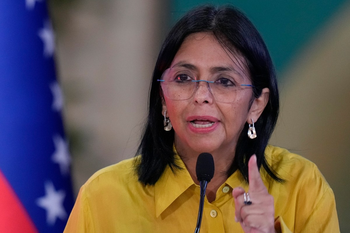 Trump dice que Delcy Rodríguez demuestra un “liderazgo firme” en Venezuela