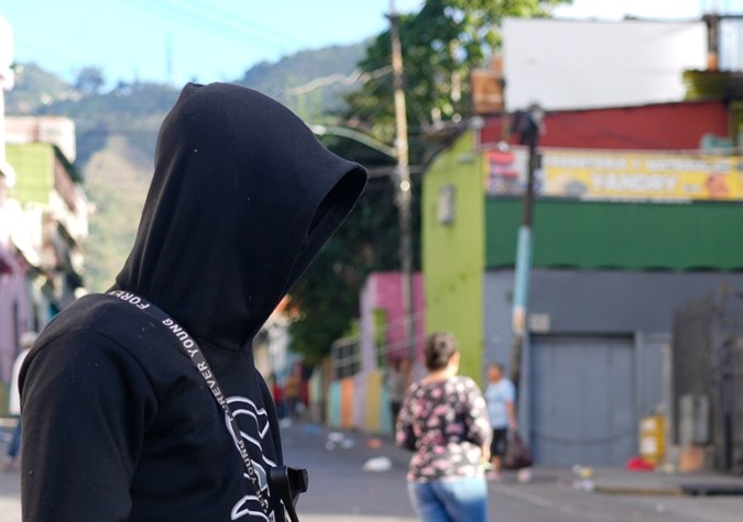 EE.UU. pide a sus ciudadanos salir de Venezuela de inmediato por amenazas del brazo armado del chavismo