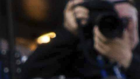 Brad Pitt, a la izquierda, y Tom Cruise posan para los fotógrafos a su llegada al estreno de la película 'F1 The Movie' el lunes 23 de junio de 2025 en Londres.