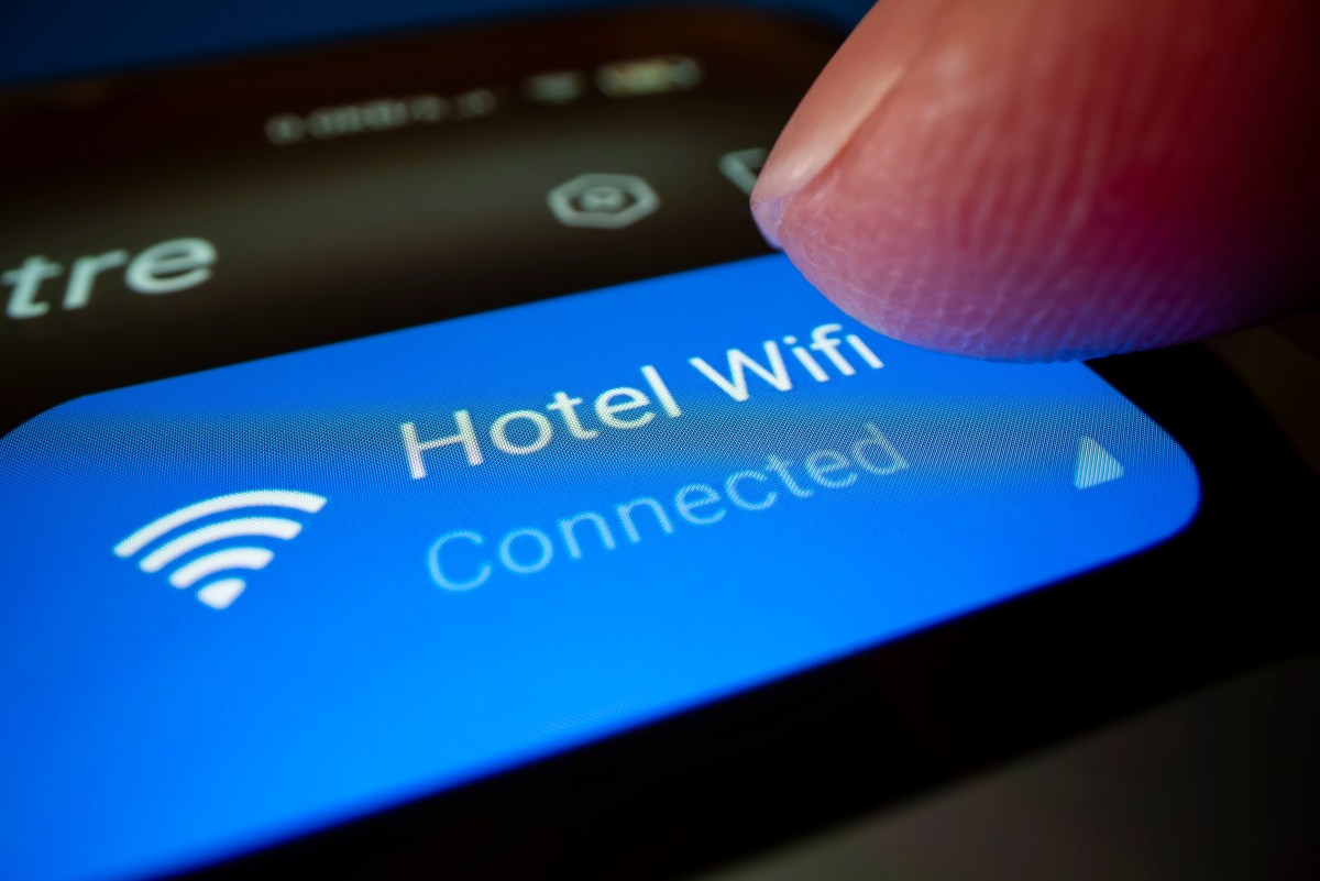 Por qué nunca debes usar el Wi-Fi de un hotel