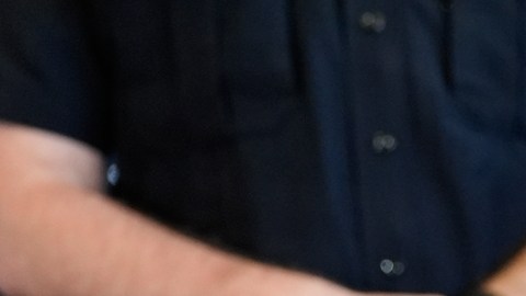 Luigi Mangione reaparece con nuevo look en audiencia federal en Nueva York