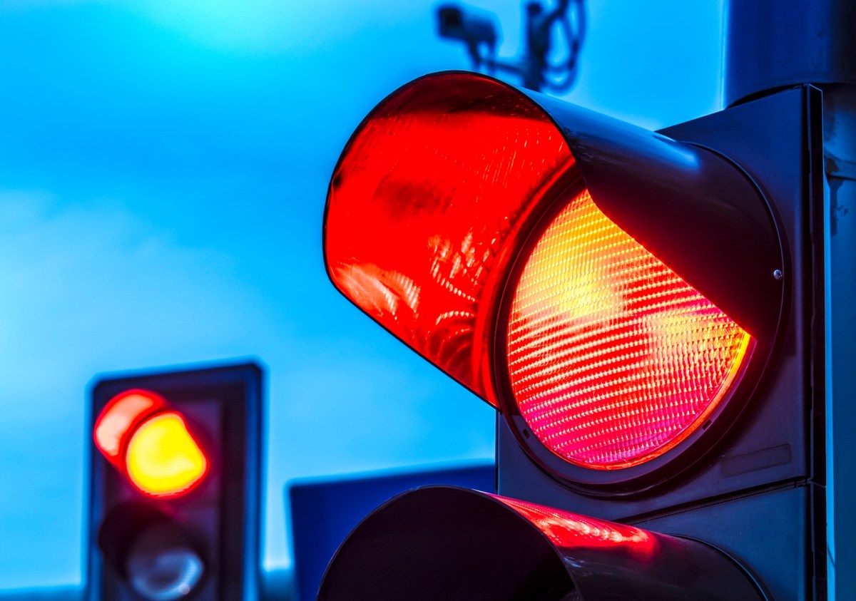 Ciudad de Nueva York instala más cámaras de semáforo en rojo para reducir accidentes