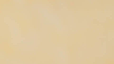 Proteína, grasas saludables y el toque crunchy de los frutos secos: manzana rallada y yogur.