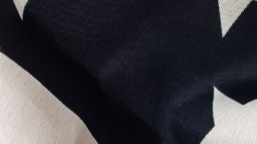 Ingredientes humildes que se transforman en celebración. La combinación de texturas crujientes y cremosas define la esencia de la cocina de Alberta Williams King.