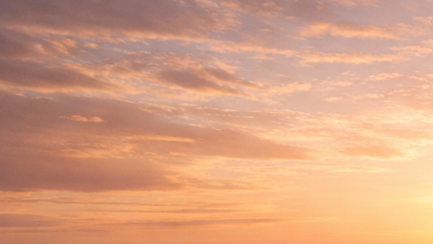 Montaña rusa extrema atravesando el desierto en Qiddiya, Arabia Saudita, diseñada para ser la más rápida y alta del mundo.