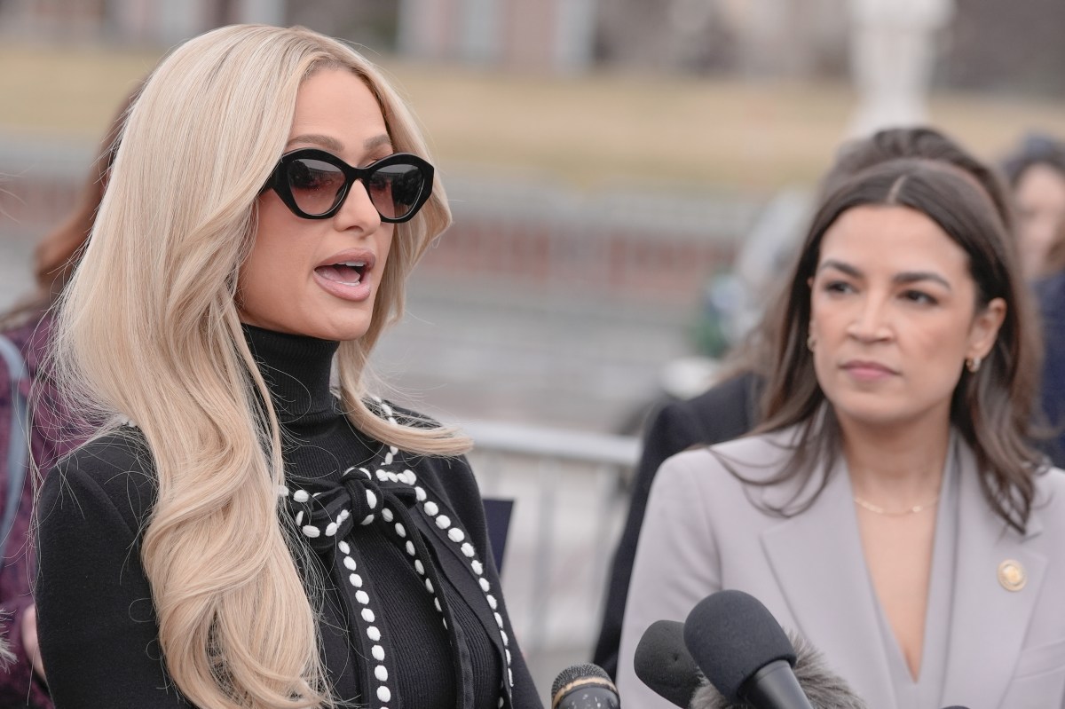 Paris Hilton recuerda su video íntimo filtrado para promover una ley contra el deepfake