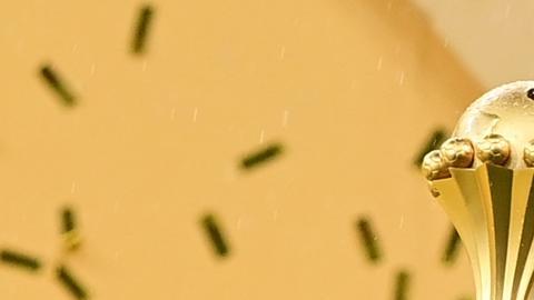 Sadio Mané celebra tras levantar la Copa Africana de Naciones.