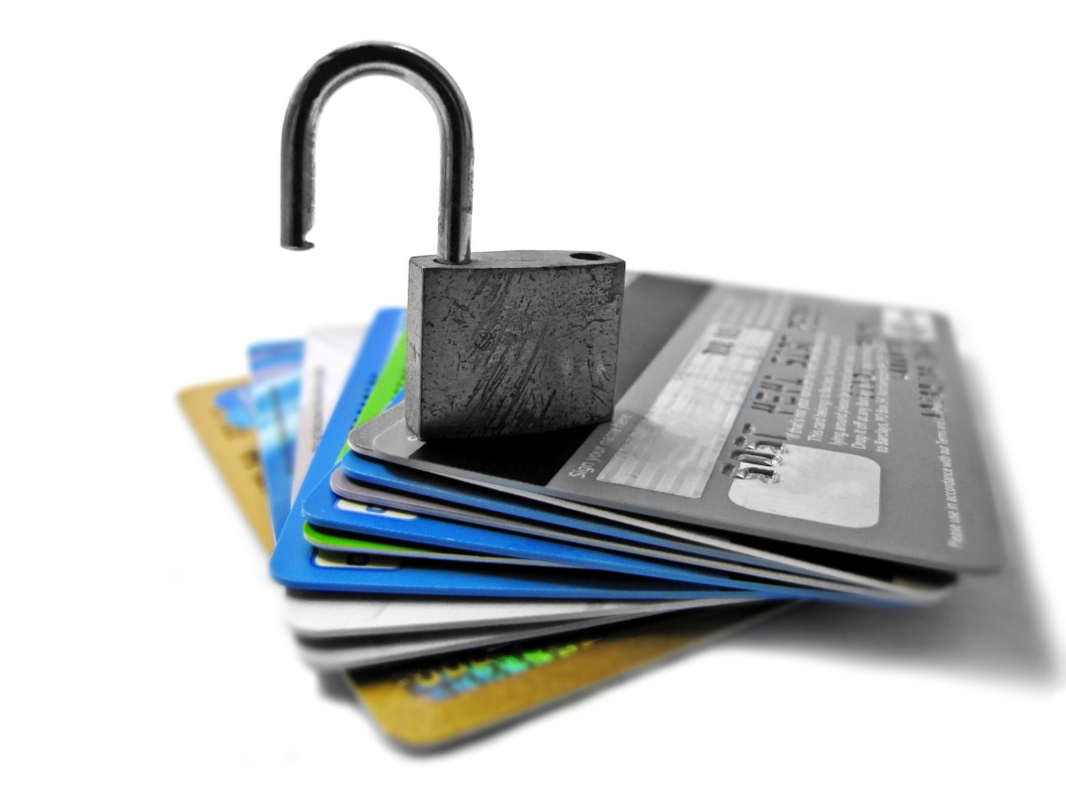 Qué puede pasar si alguien roba tu número de tarjeta de débito