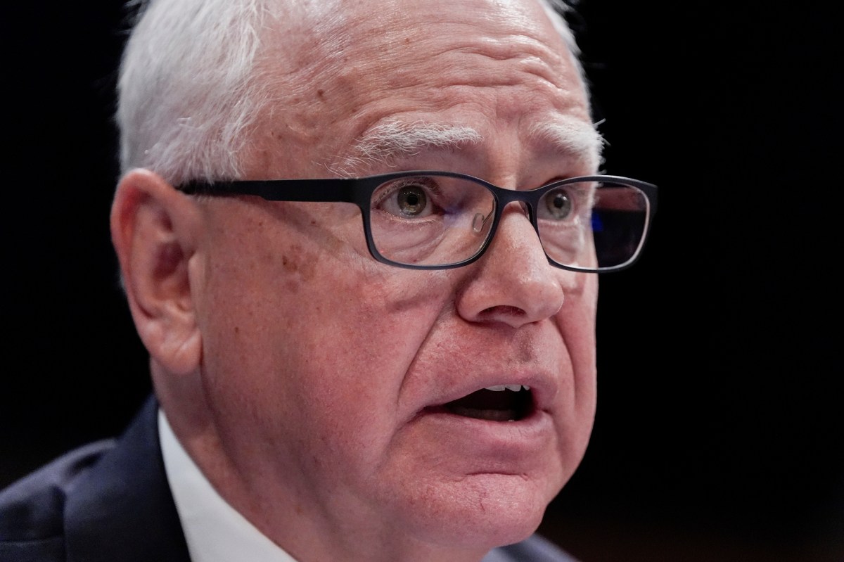 Departamento de Justicia cita a Walz y a otros funcionarios por presunta obstrucción a operativos migratorios