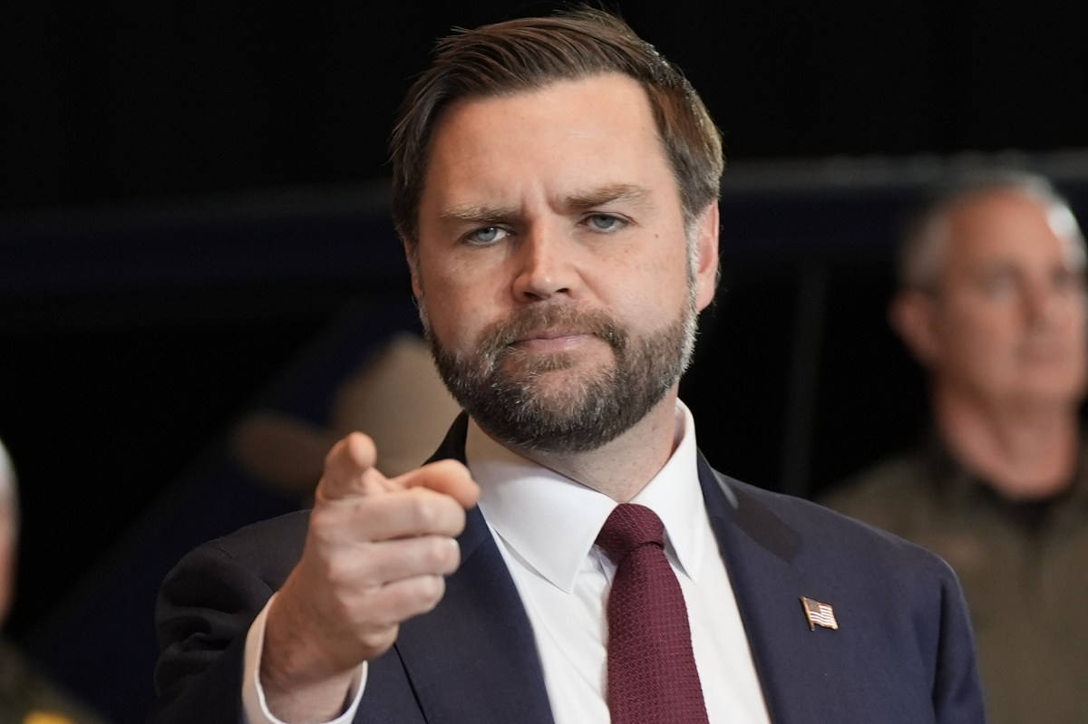 Vance minimiza errores de ICE en Minneapolis, culpa a autoridades locales por caos