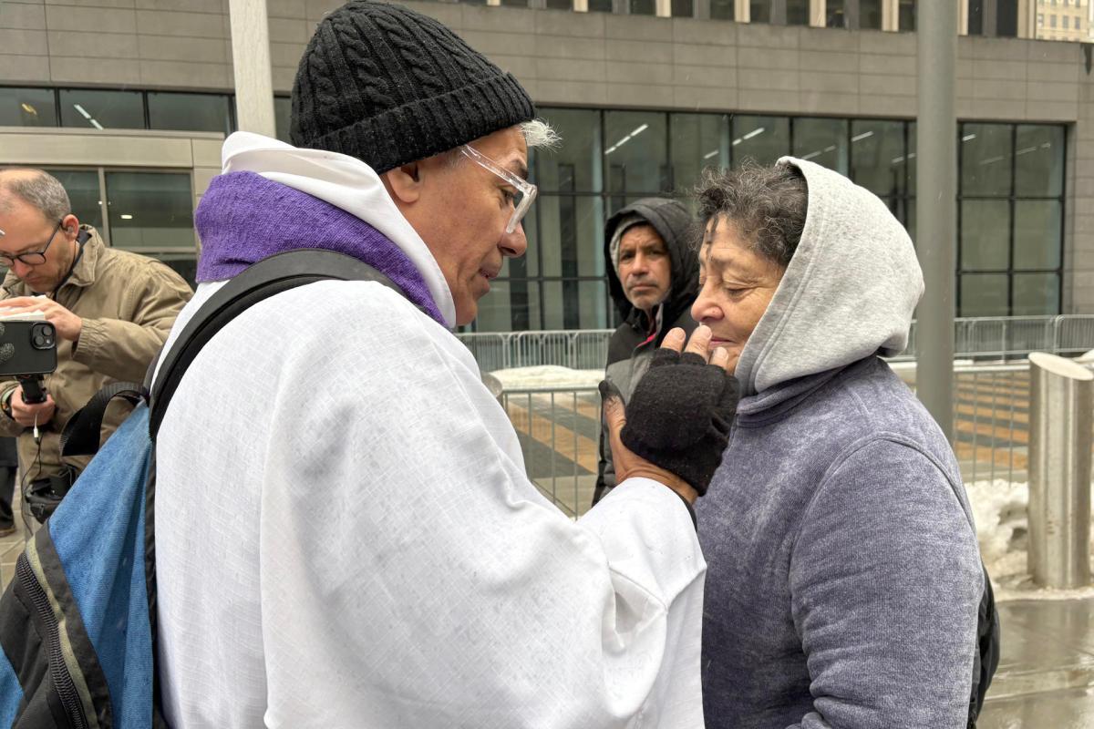 En medio de tensiones, religiosos celebran Miércoles de Ceniza con inmigrantes en Nueva York