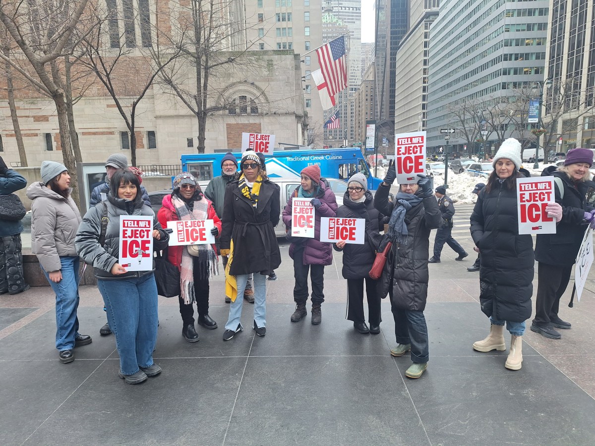 Activistas de NY exigen a la NFL que ICE no “juegue” en el Super Bowl 2026