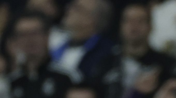 MADRID, 25/02/2026.- El delantero del Real Madrid Vinicius Junior celebra tras marcar el segundo gol ante el Benfica, durante el partido de vuelta de la fase de acceso a los octavos de la Liga de Campeones que Real Madrid y Benfica disputan este miércoles en el estadio Santiago Bernabéu. EFE/Juanjo Martín
