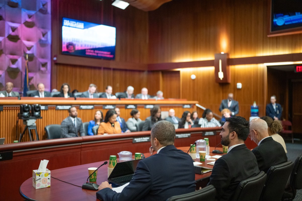 Movida jornada en Albany: Mamdani pide mayor apoyo del Estado e insiste en impuesto a los ricos