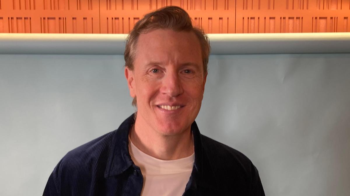 Patrick Charnley: De abogado corporativo a escritor tras un paro cardíaco devastador