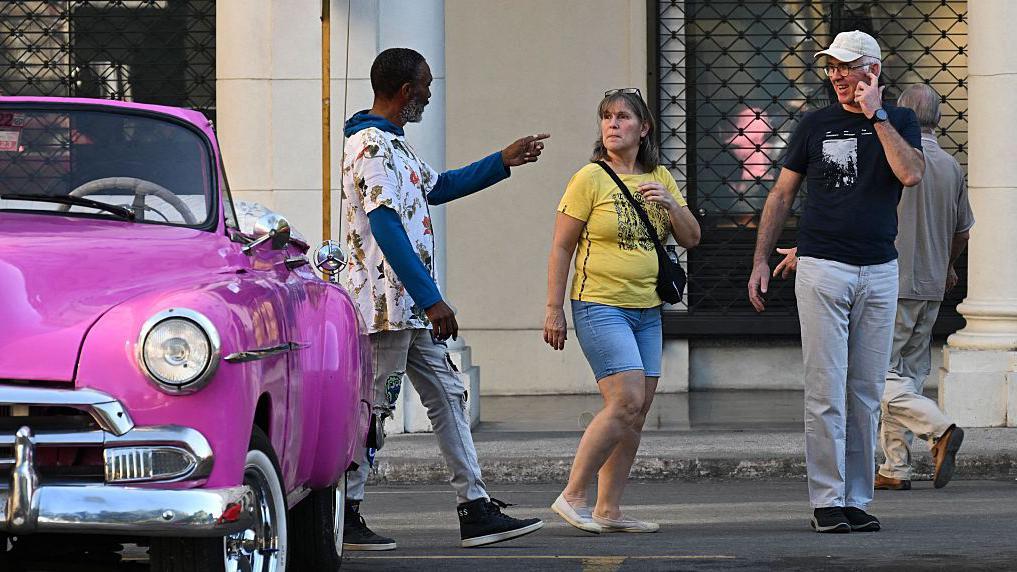 Aerolíneas cancelan vuelos a Cuba: Impacto en el turismo tras escasez de combustible