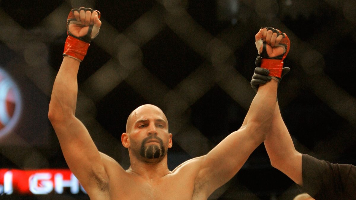 Streamer recibió par de bofetadas de ex UFC Tiki Ghosn y fisicoculturista Larry Wheels en menos de 48 horas